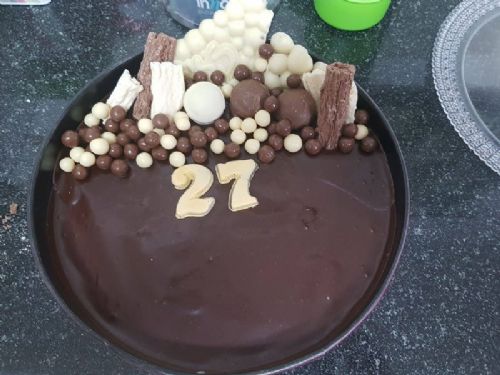 עוגת שוקולד ליומולדת 27